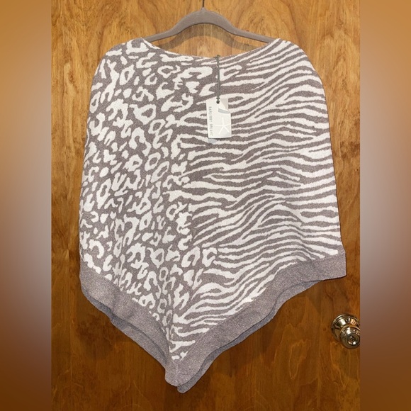 Barefoot Dreams Animal Print Poncho - Picture 2 of 6